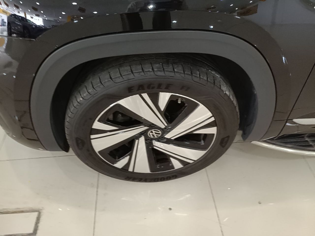 Teramont X 2023 380TSI AWD Luxury photo 3