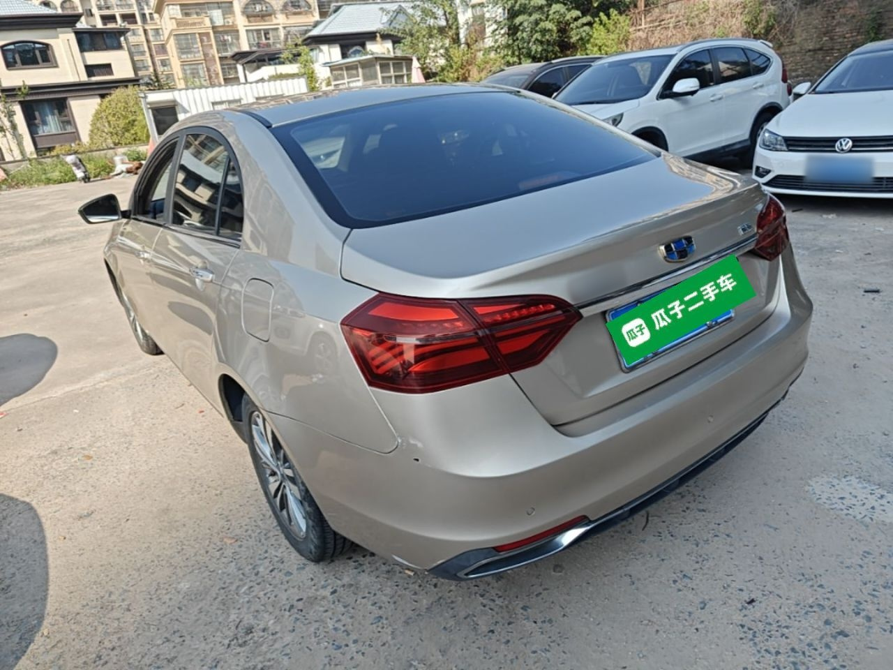 Emgrand 2018 1.5L CVT photo 4