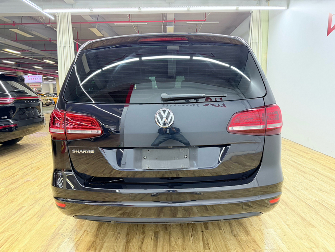 2018 380TSI 7-Seater photo 3