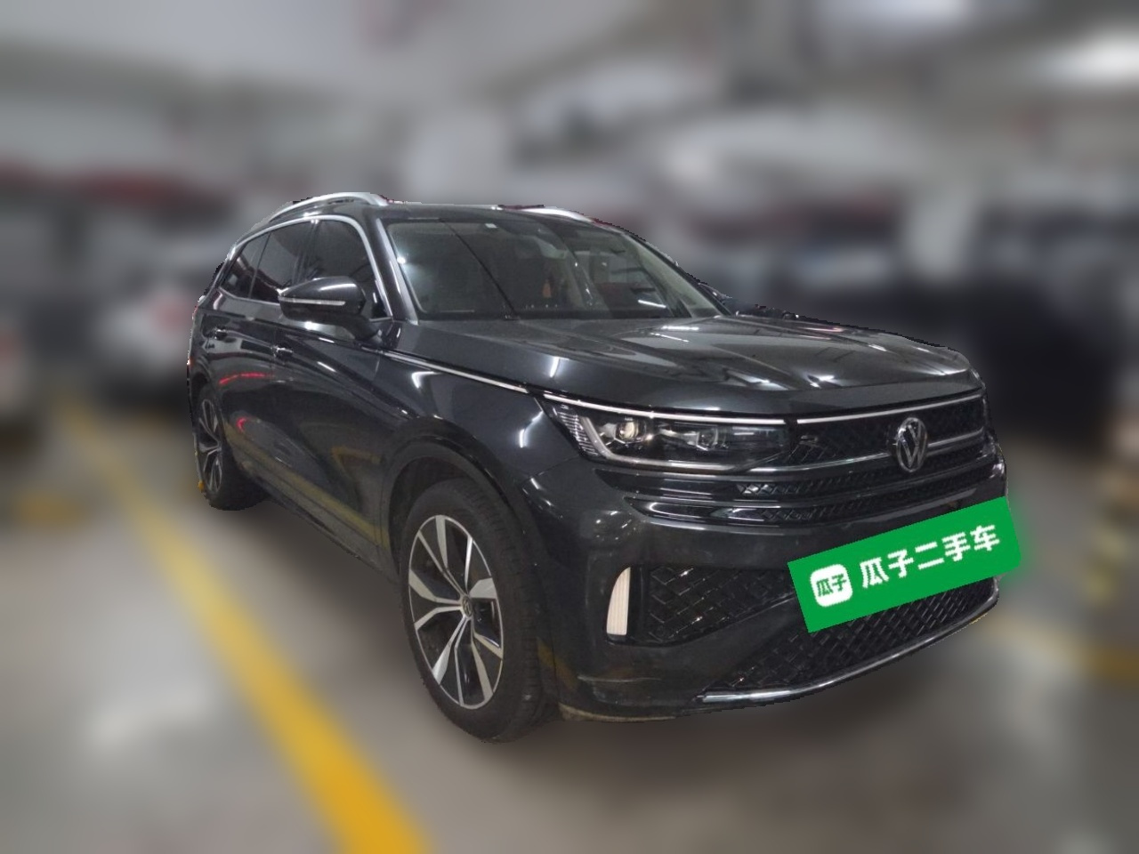 2024 380TSI AWD R-Line photo 3