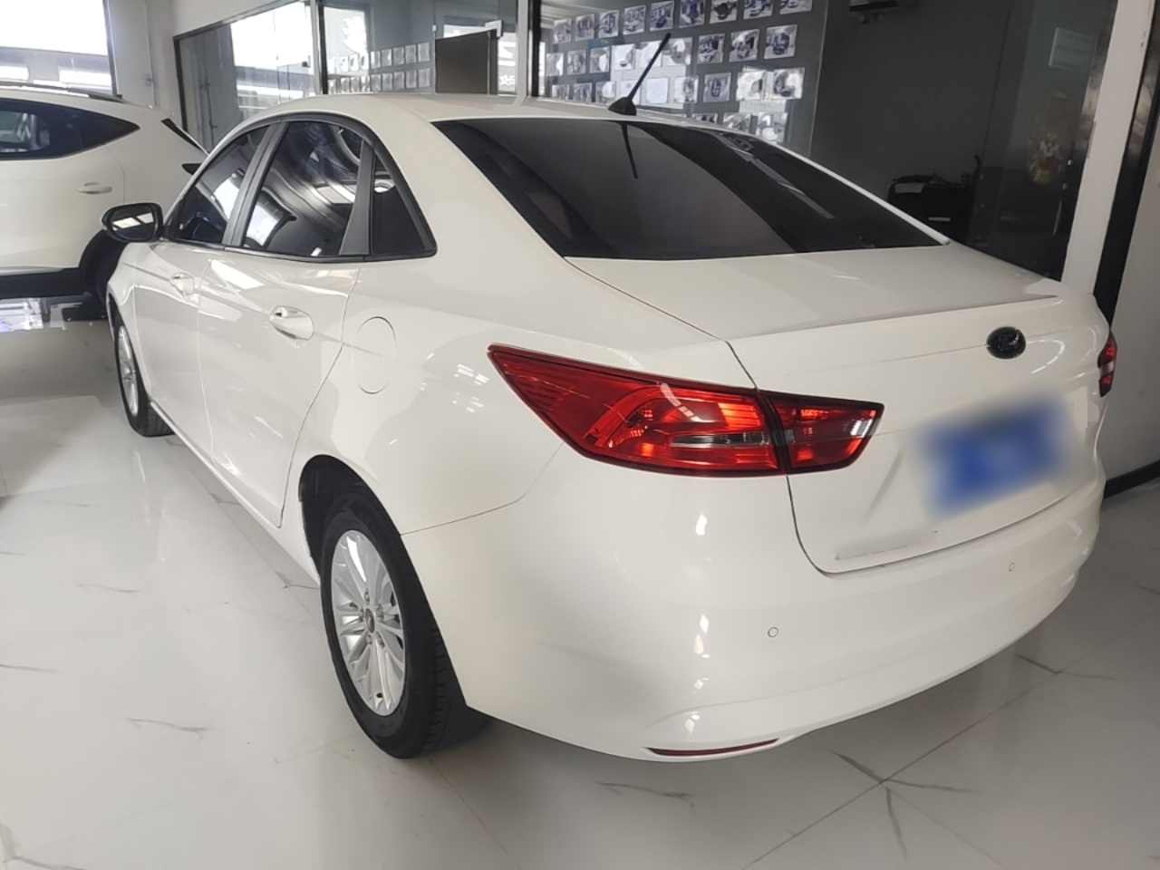 Escort 2017 Facelift 1.5L MT Comfort photo 4