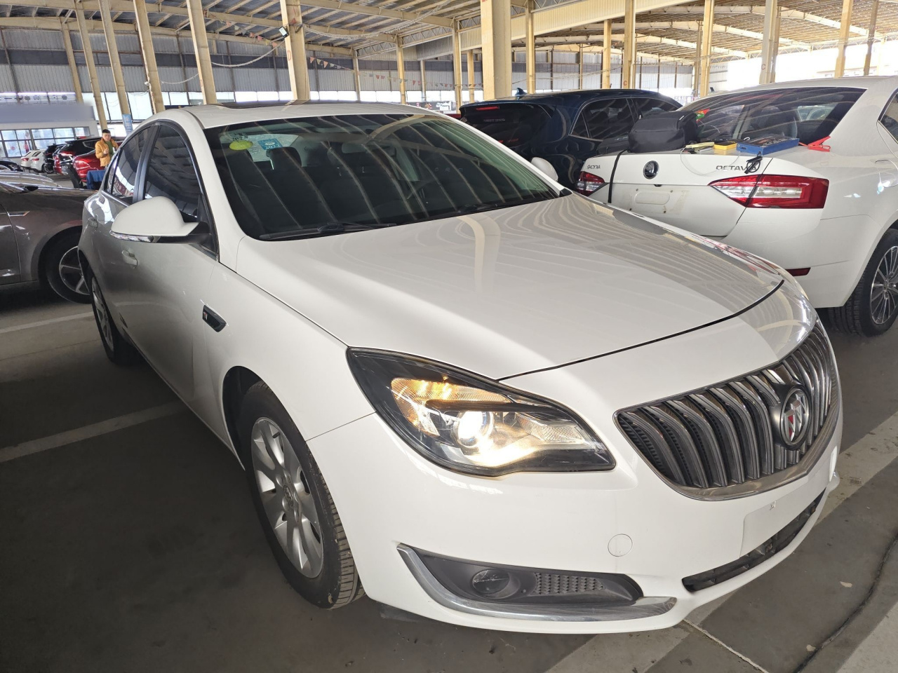 Regal 2015 1.6T Leading Tech photo 3