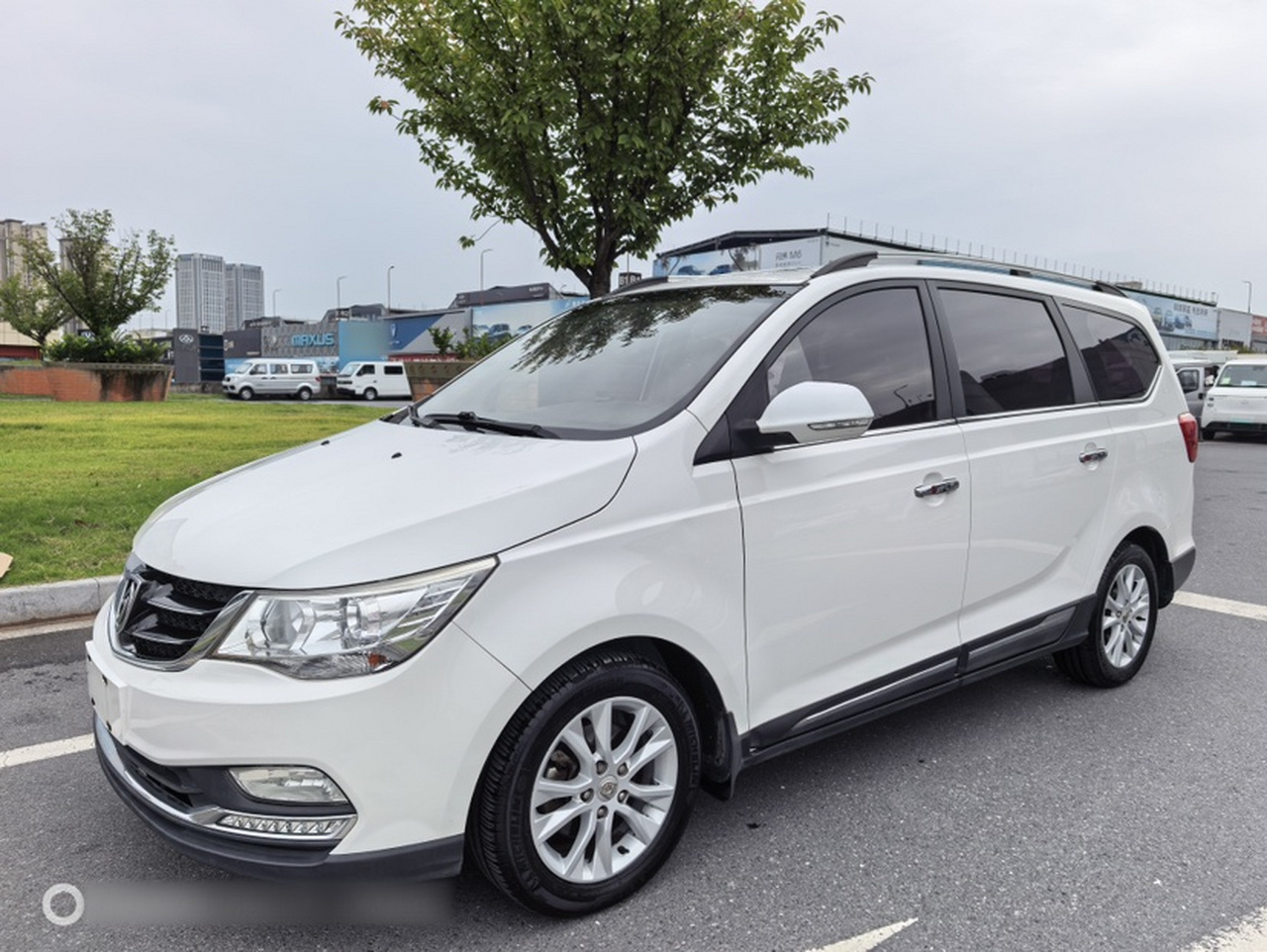 730 2016 1.8L iAMT Luxury 7-Seater photo 4