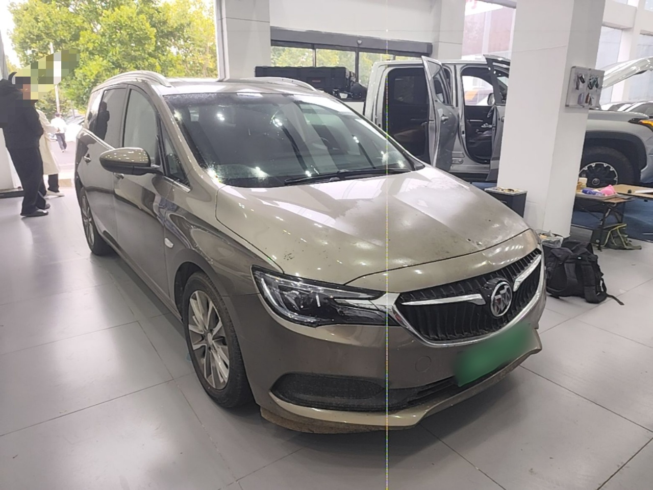 GL6 2021 323T Mild Hybrid Luxury photo 3