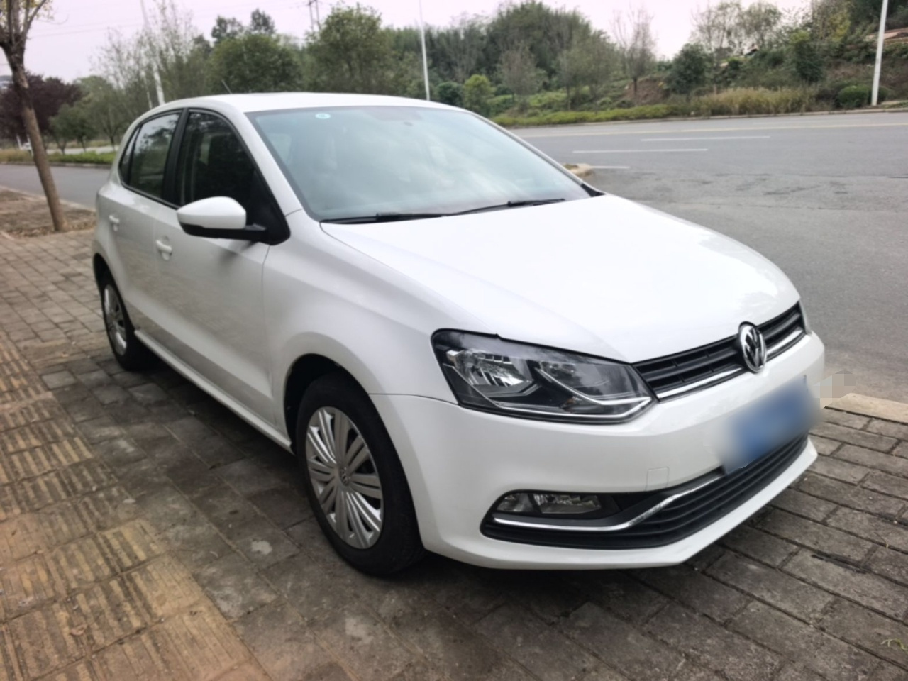 Polo 2016 1.6L AT Comfort photo 3