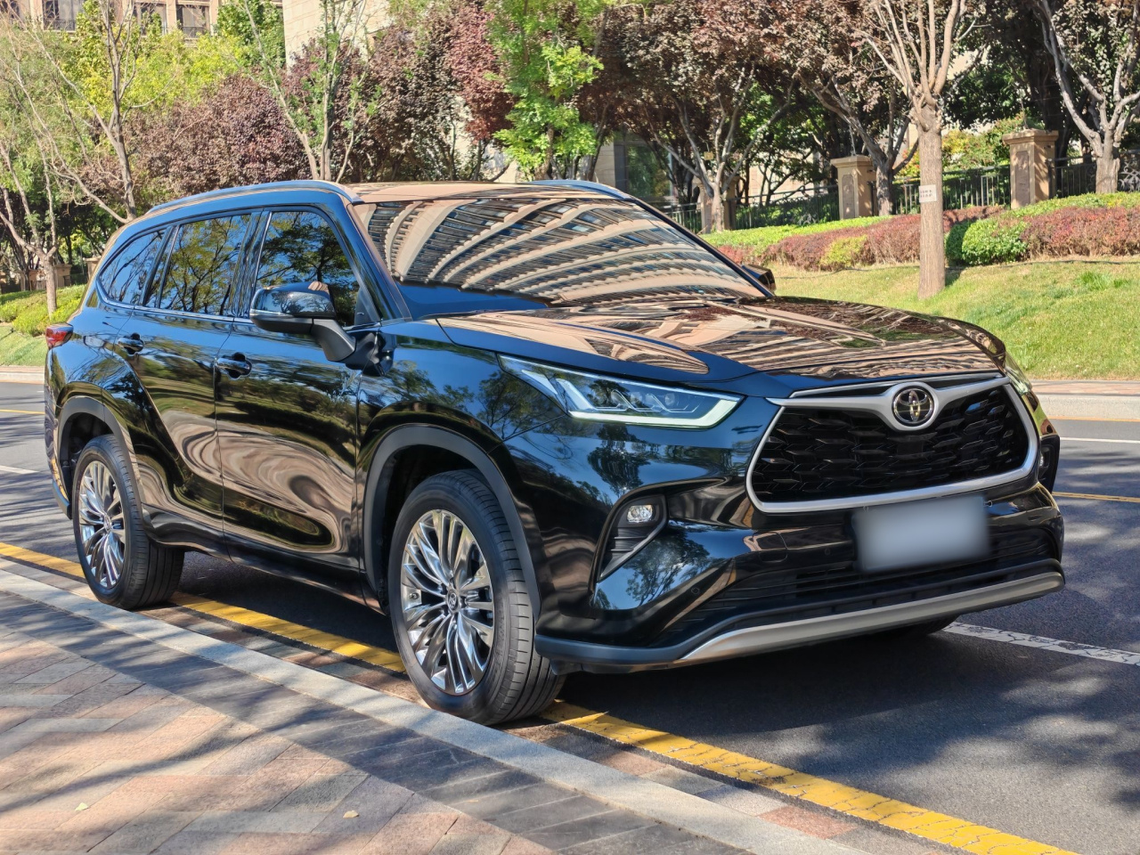 Highlander 2022 380T AWD Premium 7-Seater photo 3