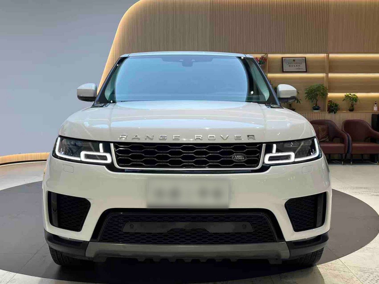 Range Rover Sport 2020 3.0 L6 SE photo 3