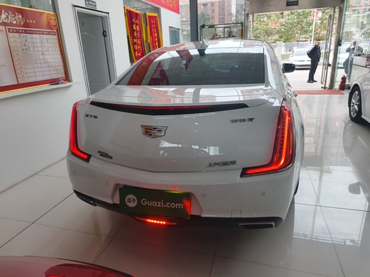 XTS 2018 28T Tech photo 5