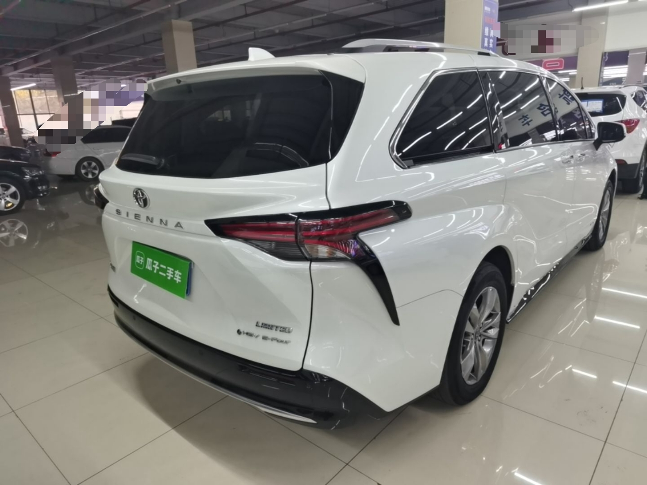 Sienna 2024 2.5L Hybrid AWD Premium photo 4