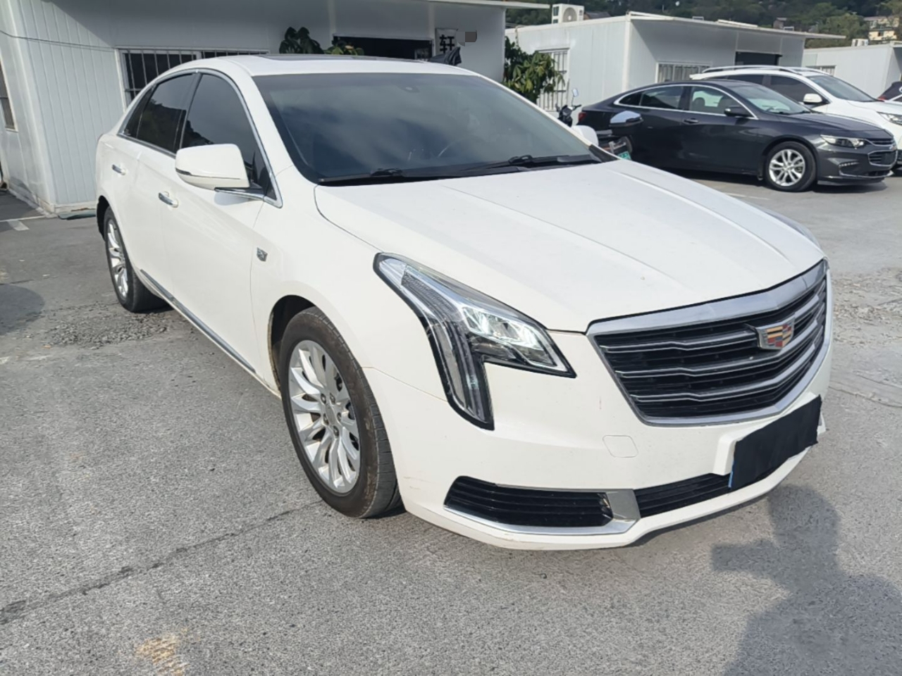 XTS 2018 28T Tech photo 3