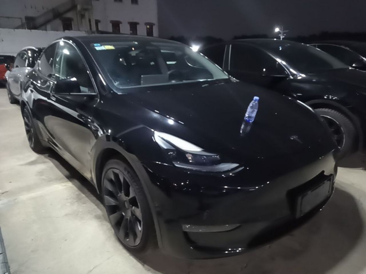 Model Y 2021 Standard Range RWD photo 3
