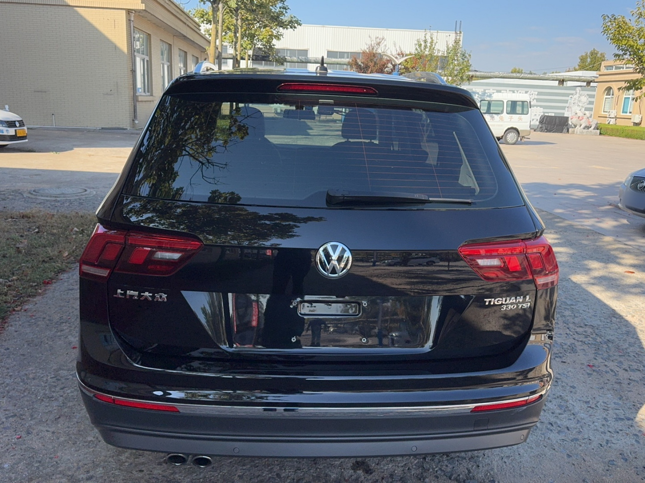 Tiguan L 2017 330TSI AT RWD Comfort photo 3