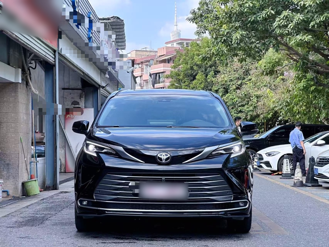 Toyota 丰田 2027款 2.5L 双擎两驱豪华版 photo 2