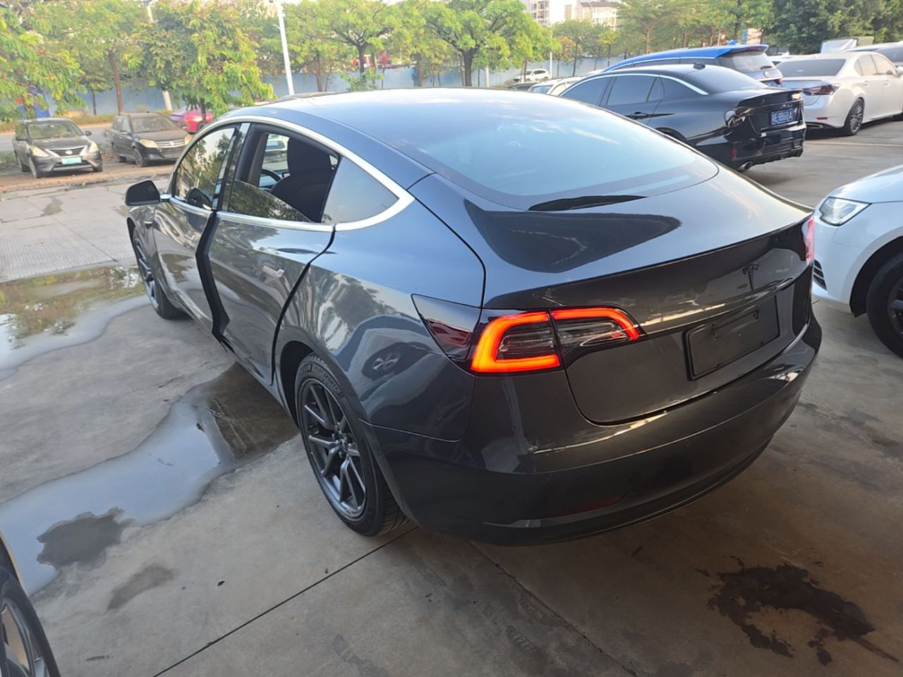 Model 3 2020 Standard Range RWD Upgraded photo 4
