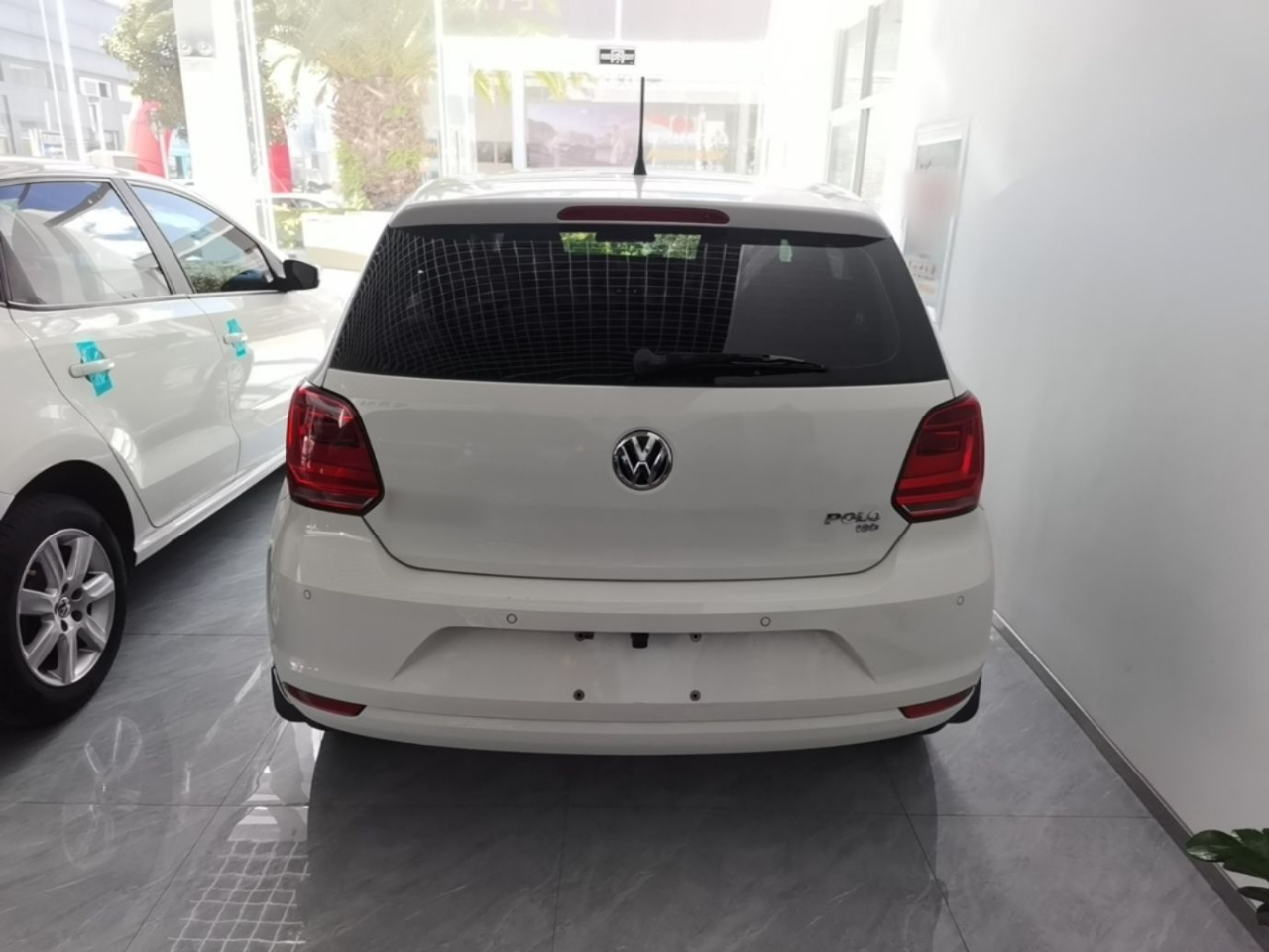 Polo 2016 1.6L AT Comfort photo 5