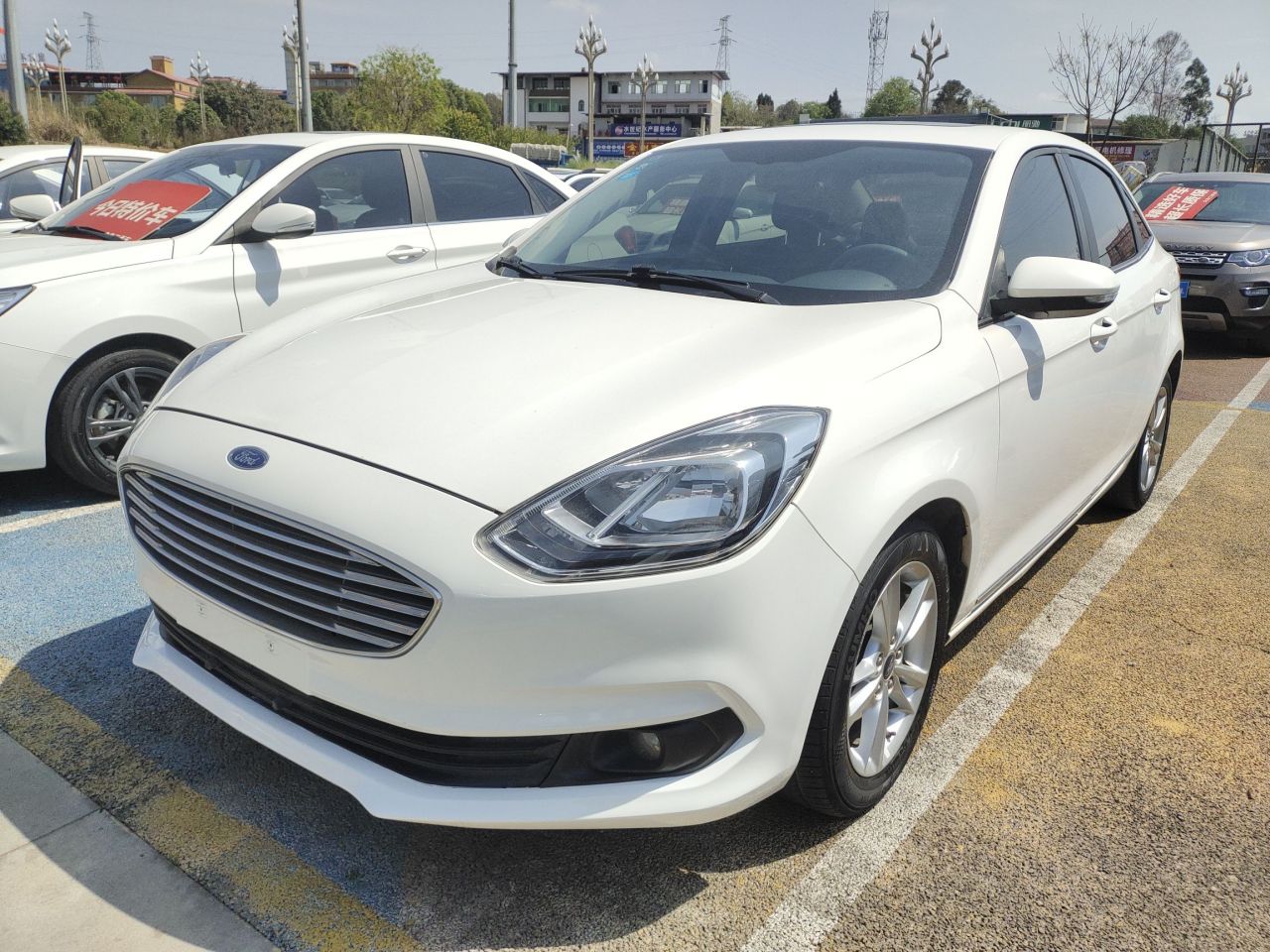 Escort 2019 1.5L MT