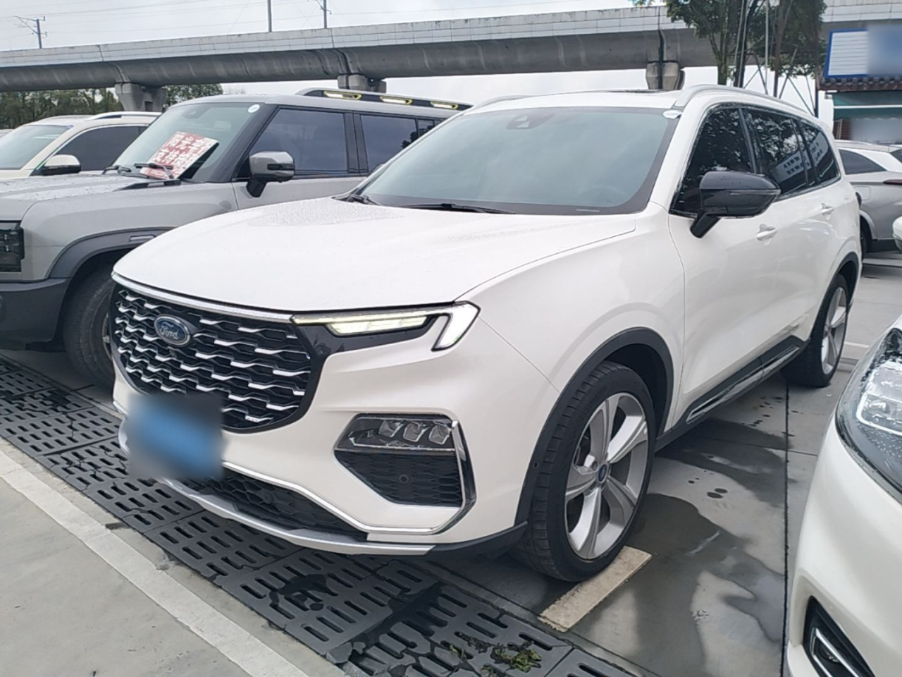Equator 2021 EcoBoost 225 PLUS 6-Seater