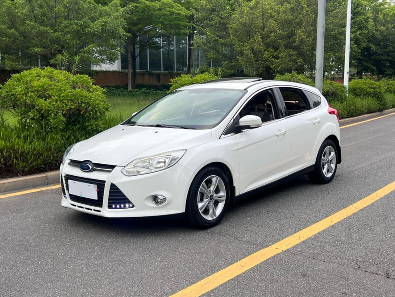 Focus 2012 Hatchback 1.6L AT