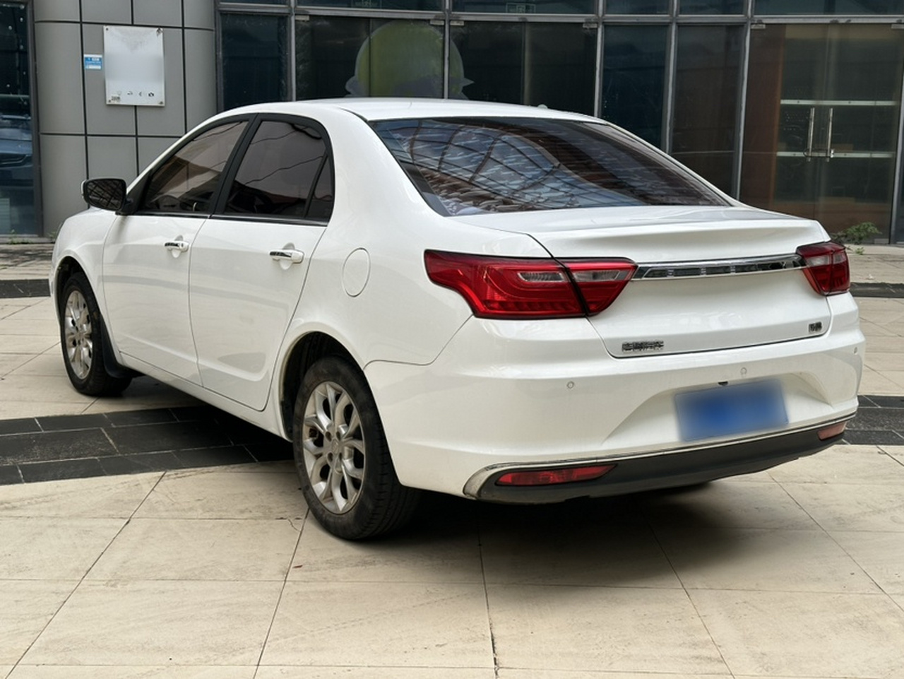 Vision 2018 1.5L AT Premium photo 3