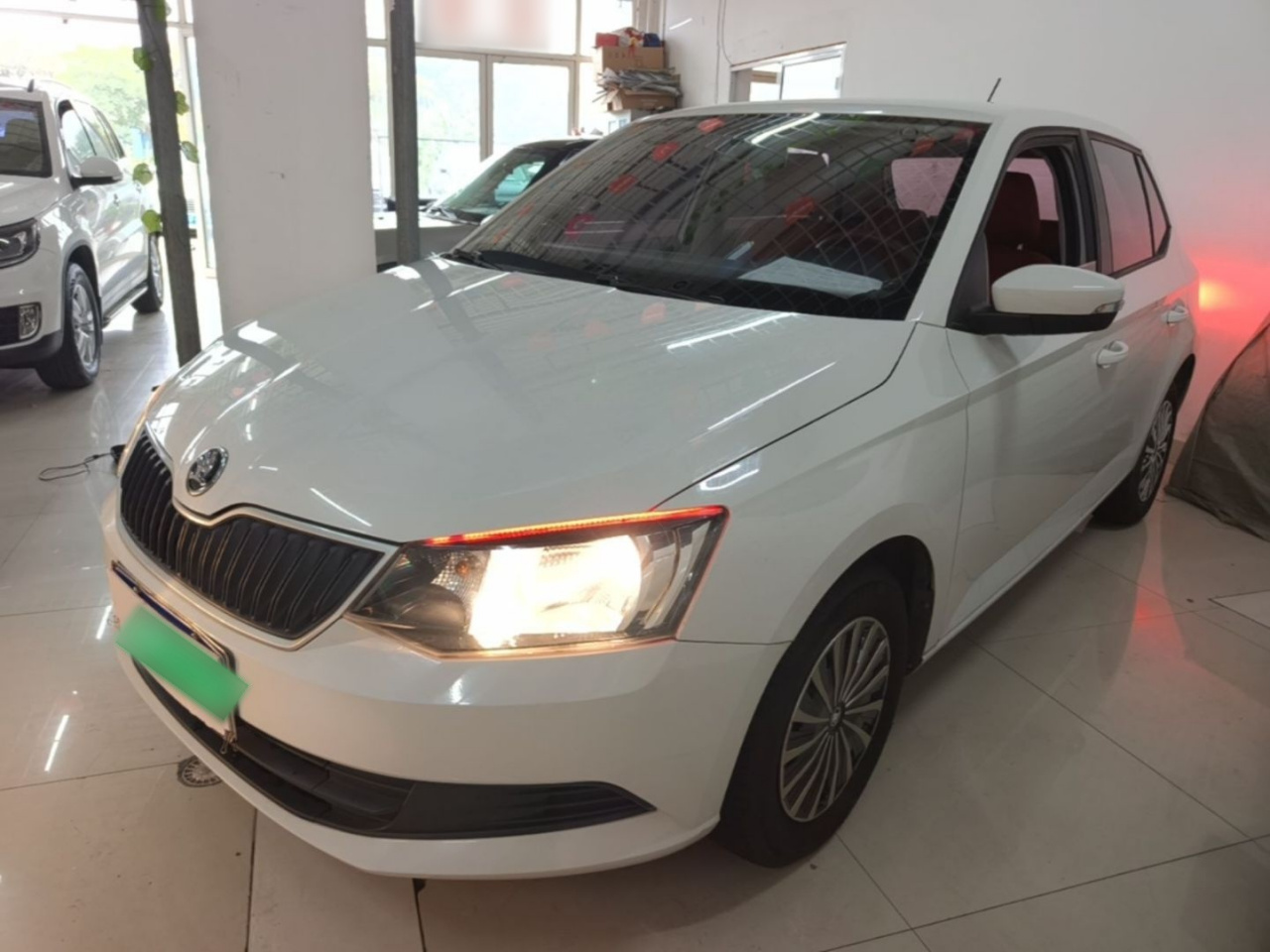 Fabia 2015 1.4L MT
