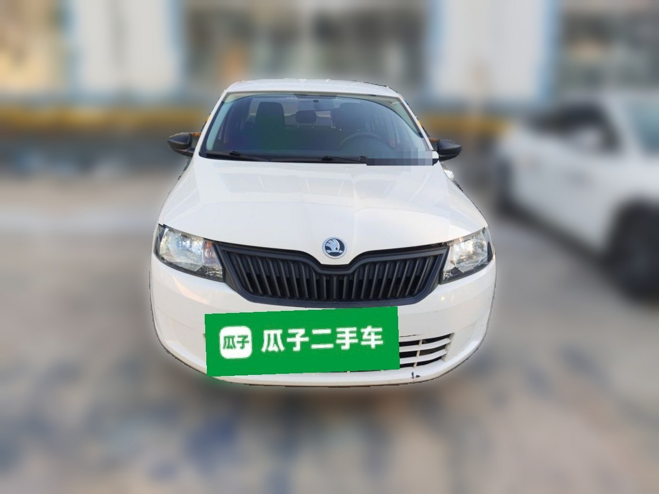 Rapid 2015 1.6L MT photo 2