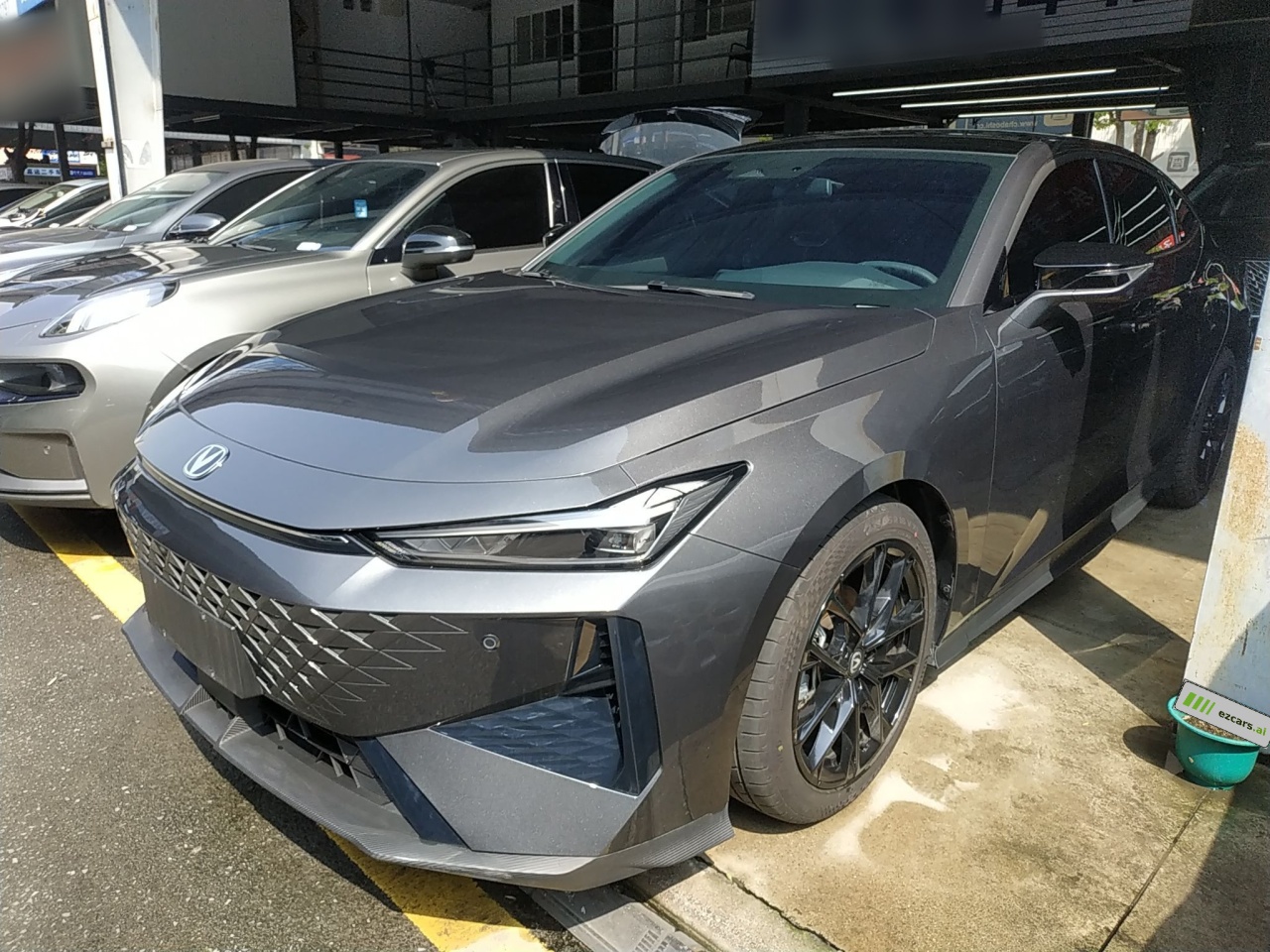 UNI-V 2024 1.5T Premium