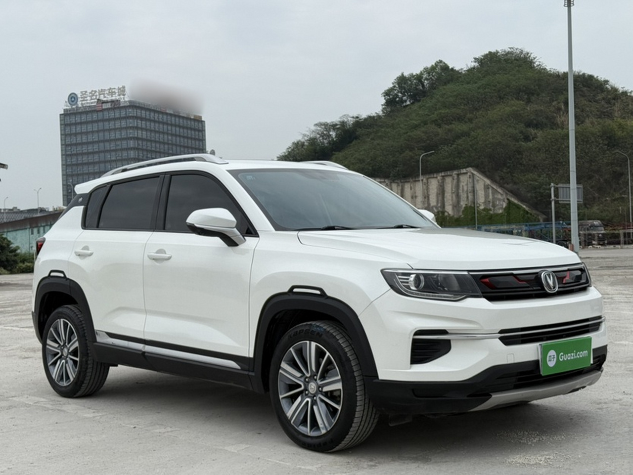 CS35PLUS 2019 1.4T DCT photo 3