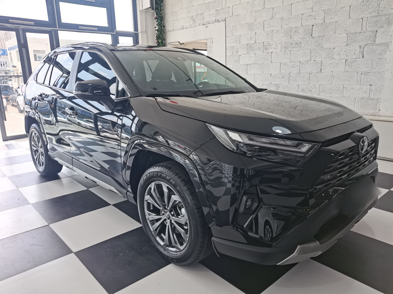 RAV4 2024 2.0L CVT RWD Plus photo 3