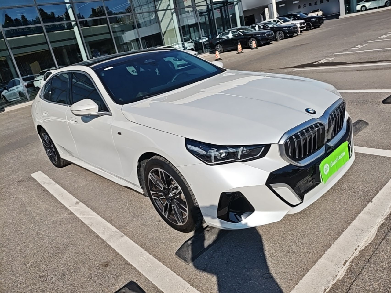 5 Series 2024 525Li M Sport Package photo 3