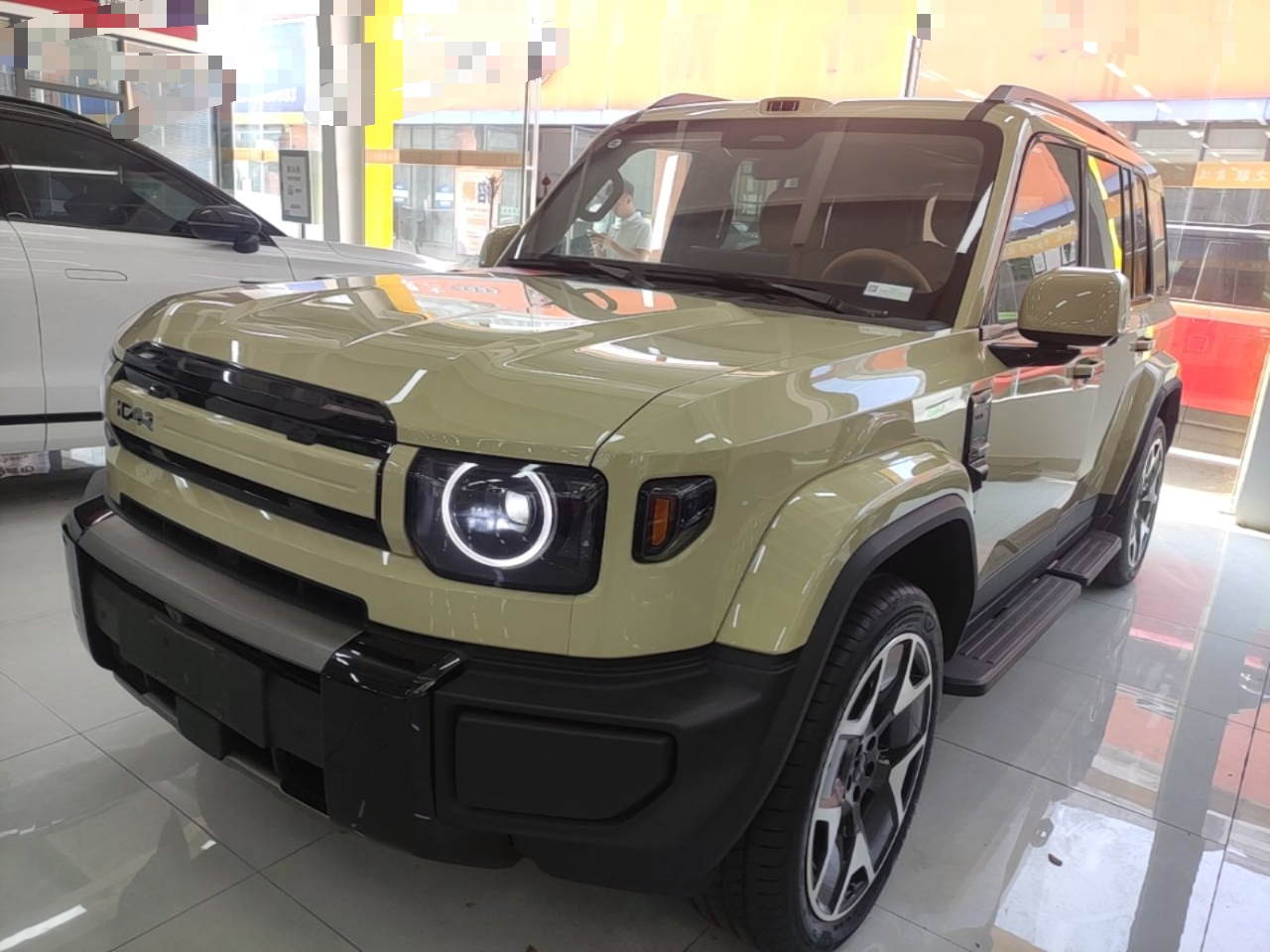 iCAR V27 2026 200KM AWD 700