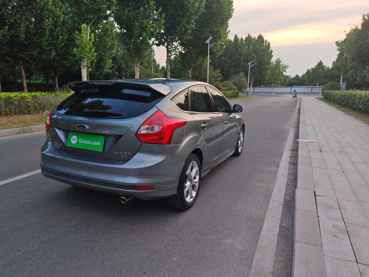 Focus 2012 Hatchback 2.0L AT Luxury Sport photo 4
