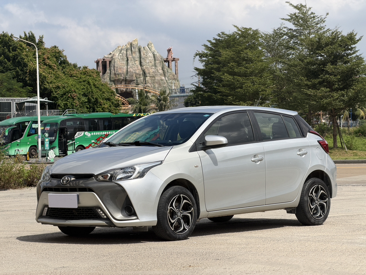 YARiS L 2016 Facelift 1.5E CVT photo 3