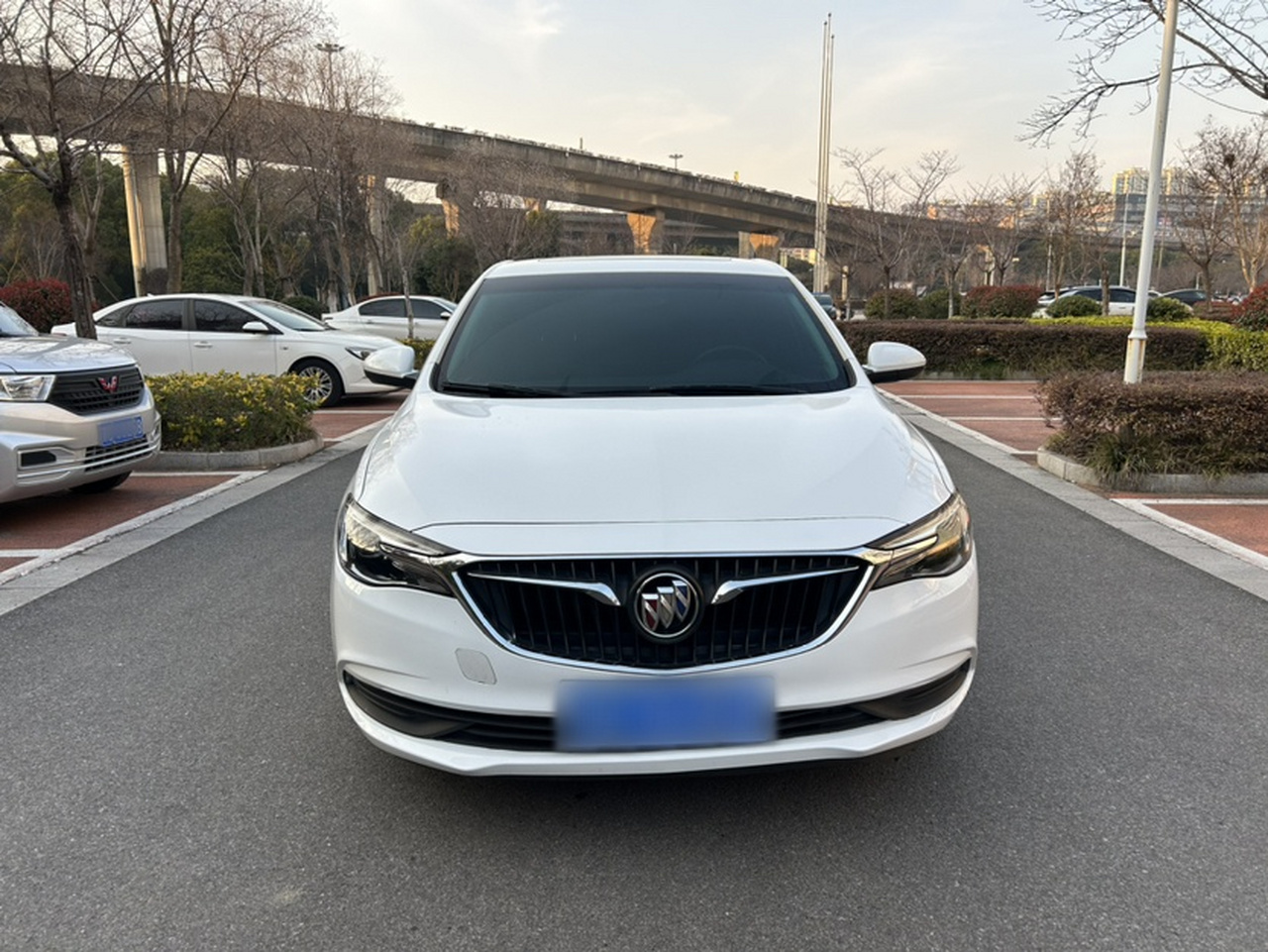 Excelle 2019 18T AT Elite China VI photo 2