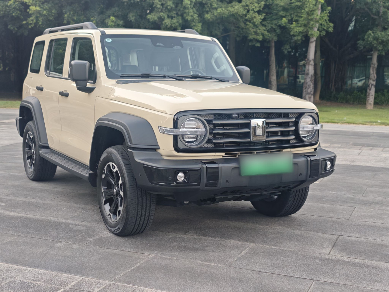 300 EV 2025 Hi4-T 37.1kWh photo 3