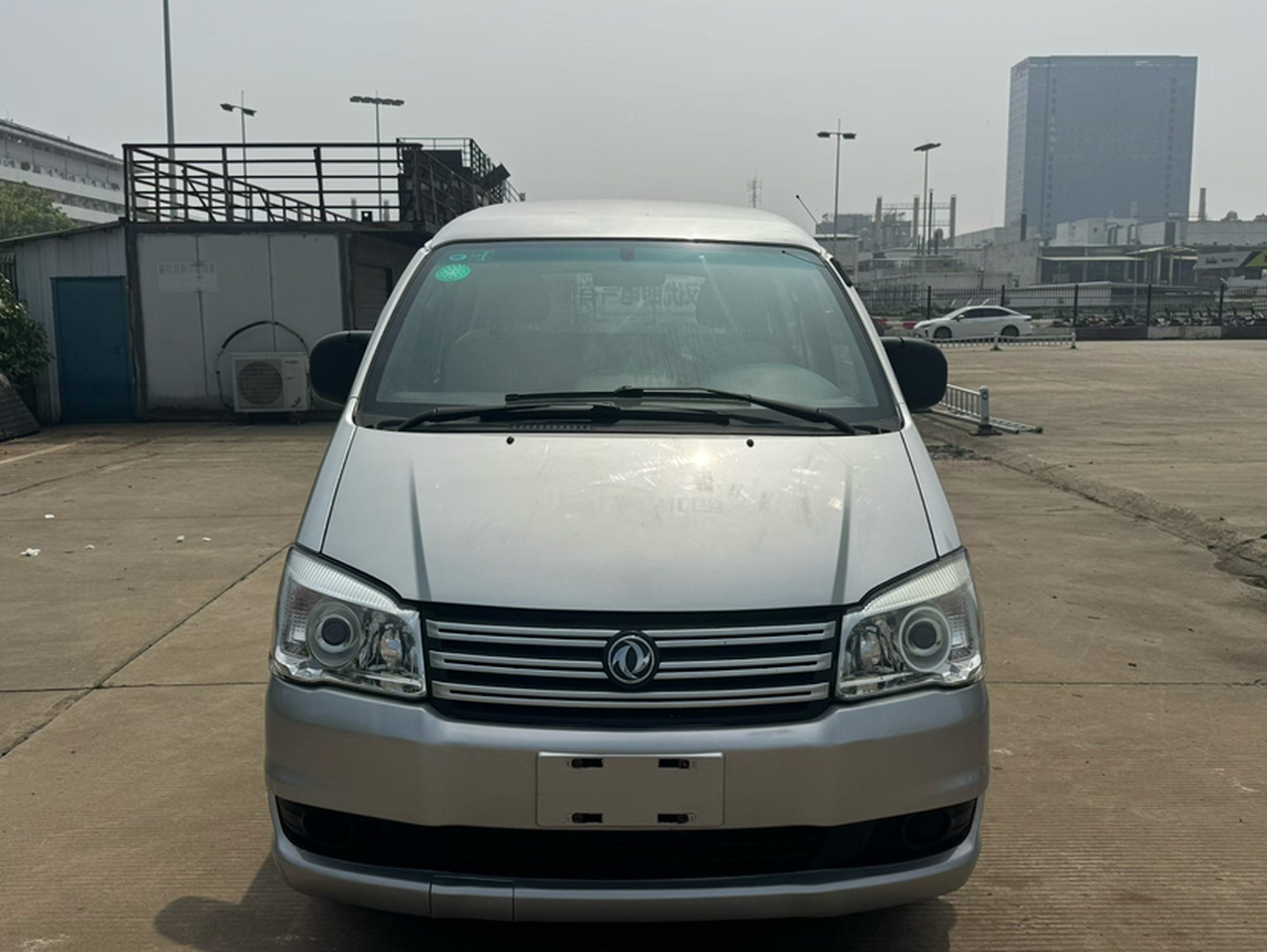 Lingzhi 2018 M3 1.5L 5-Seater photo 2