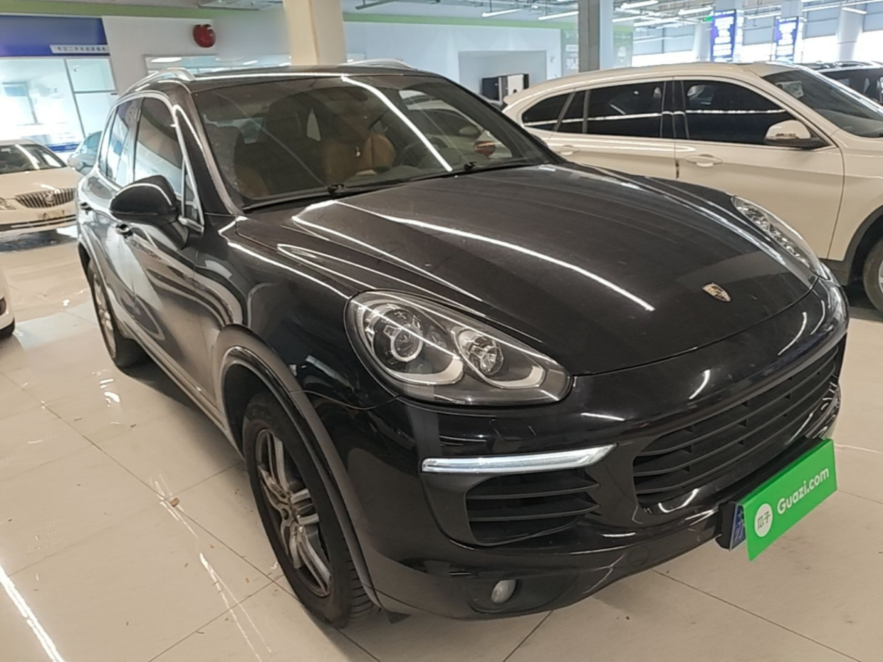 2016 Cayenne Platinum Edition 3.0T photo 3