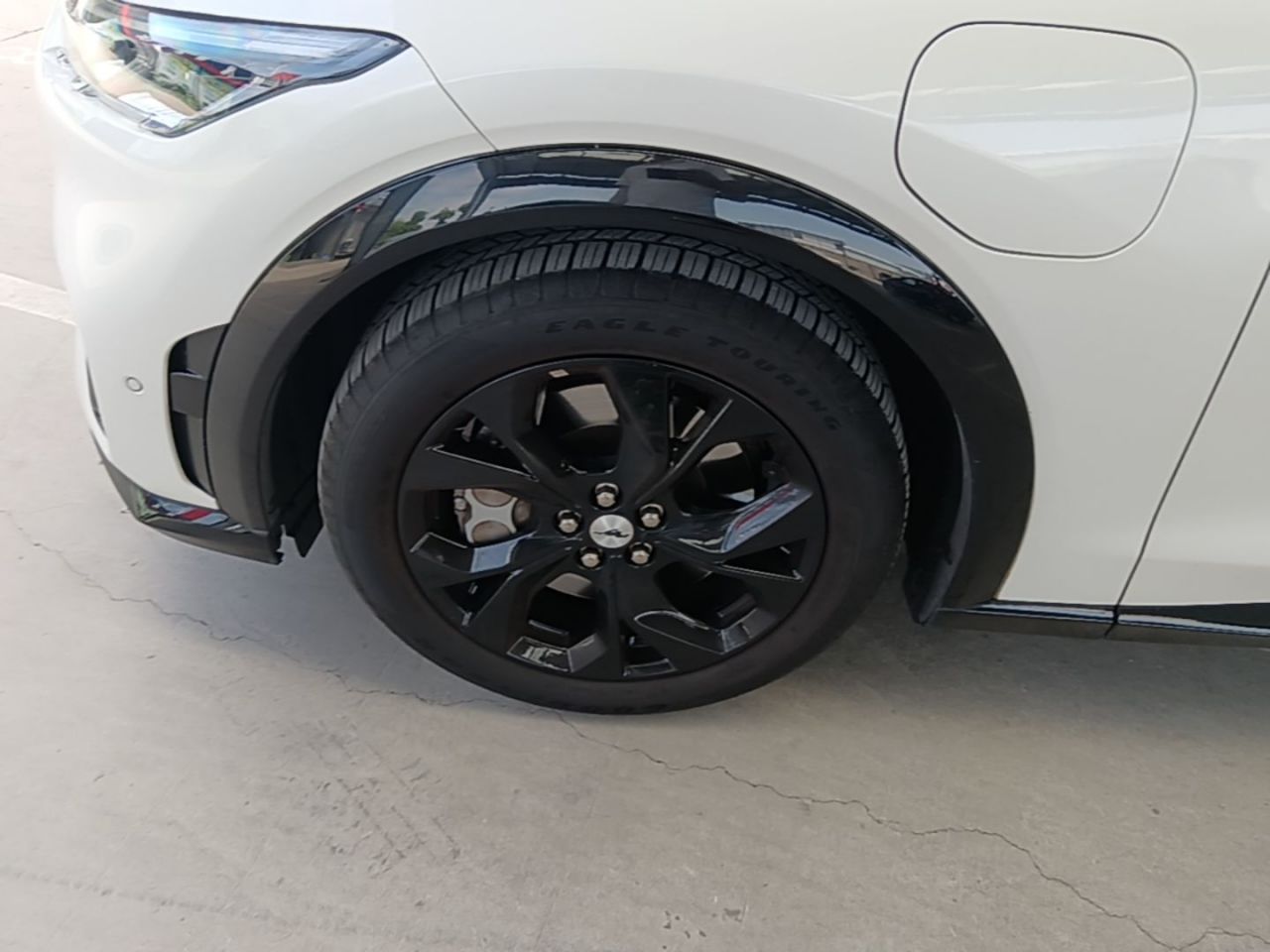 2021 RWD Luxury Long Range photo 3