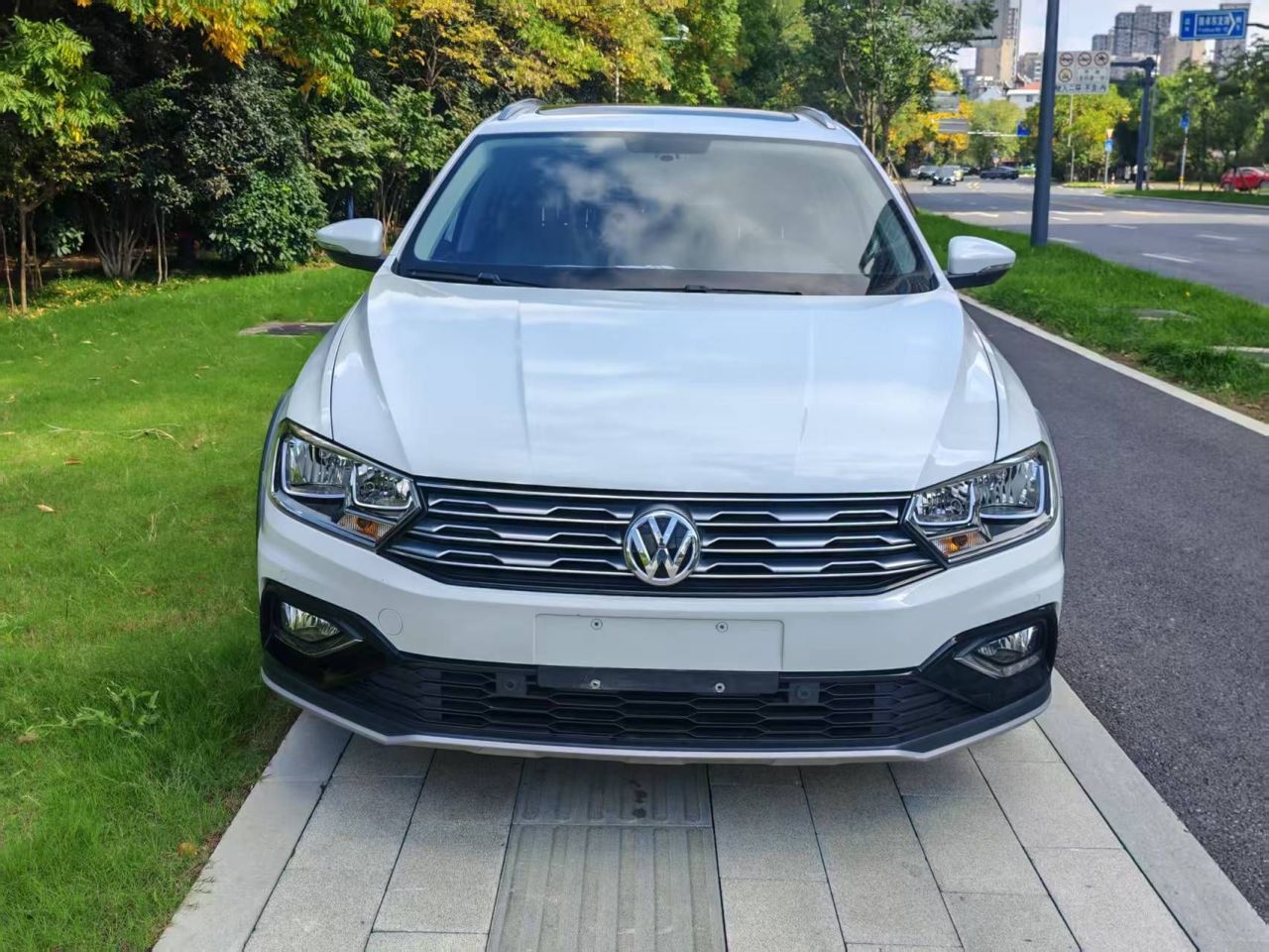 C-TREK 2018 1.5L AT Luxury photo 2
