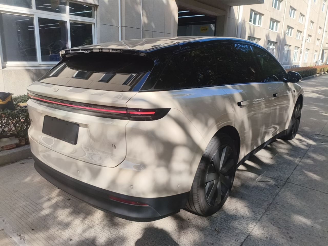 Li Auto i6 2025 AWD Standard photo 4