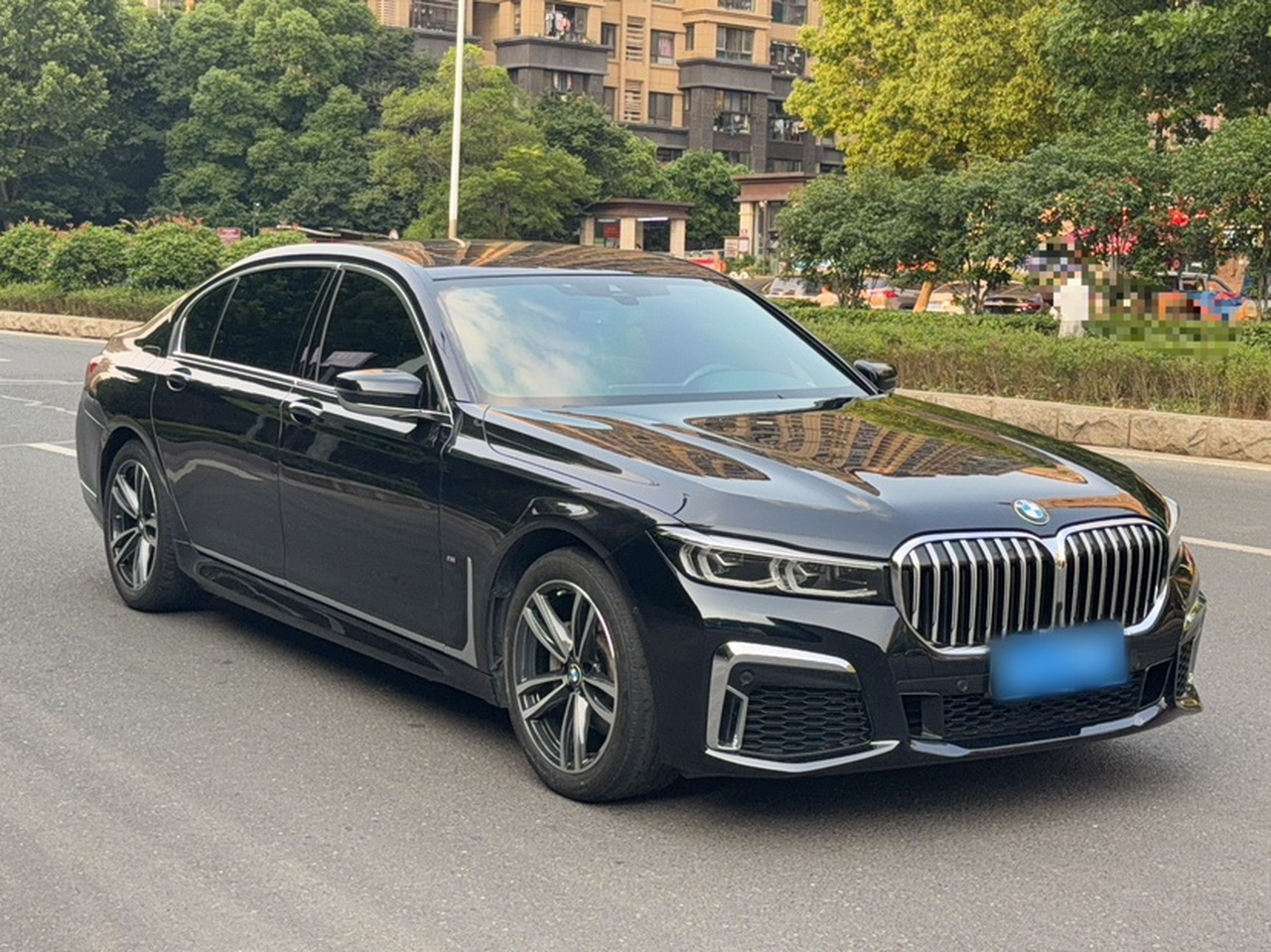 7 Series 2021 730Li M Sport Package photo 4