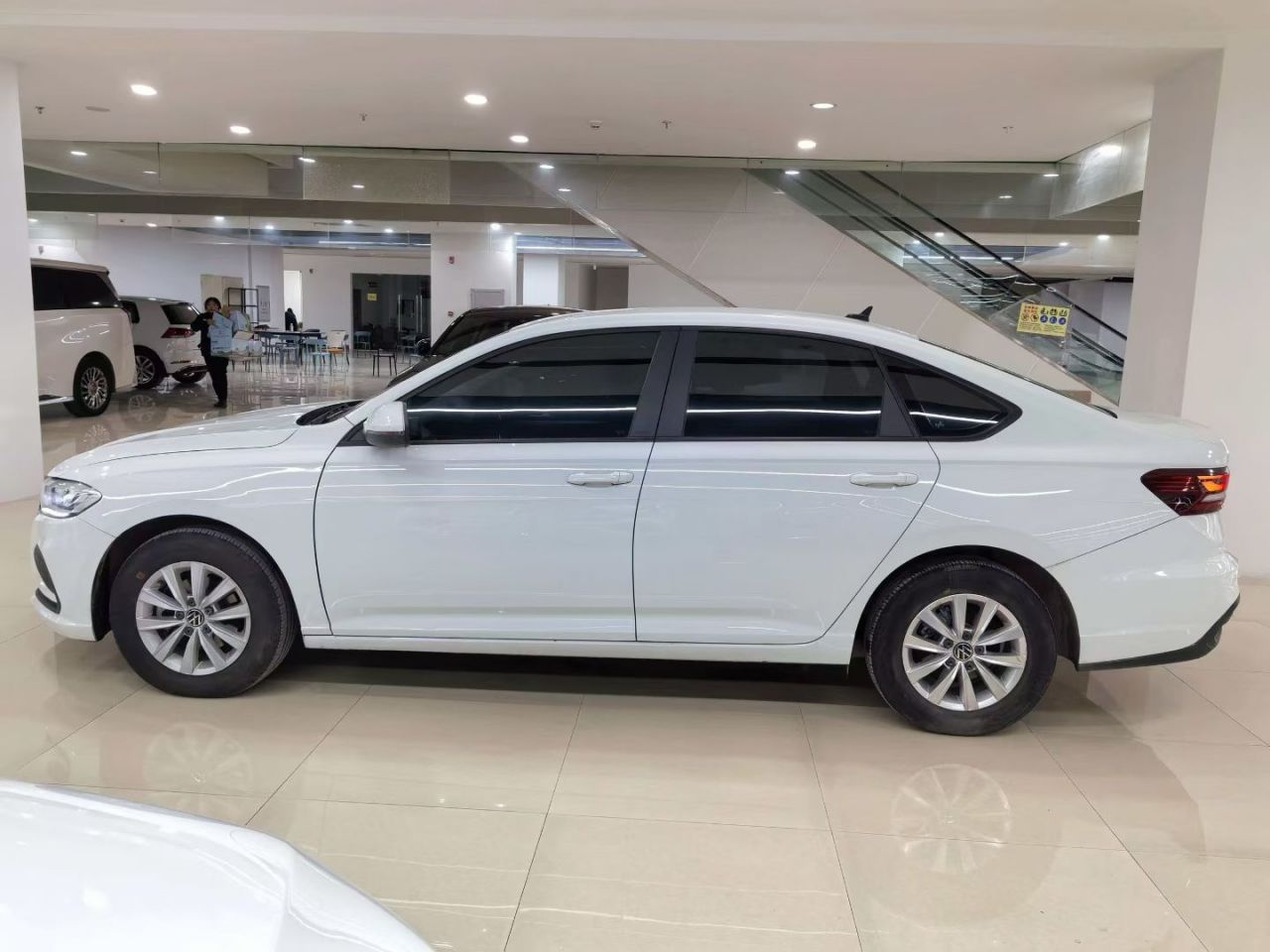 Lavida 2023 Facelift 1.5L AT photo 4