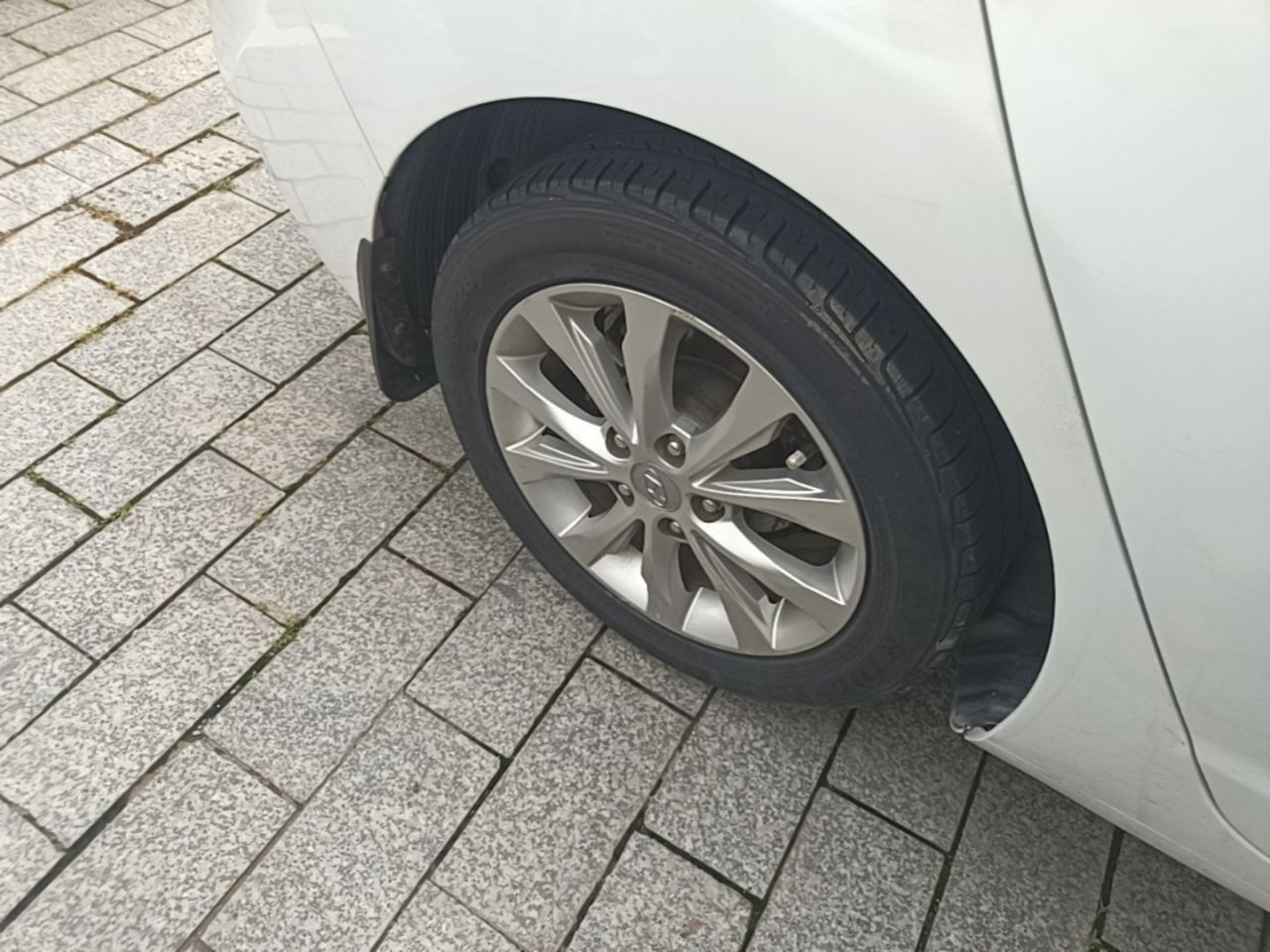 Elantra 2016 1.6L AT Premium photo 4