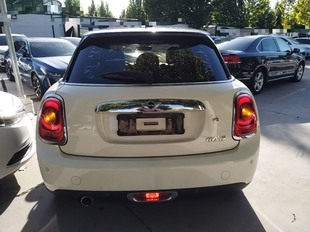 2016 1.5T COOPER 5-Door photo 5