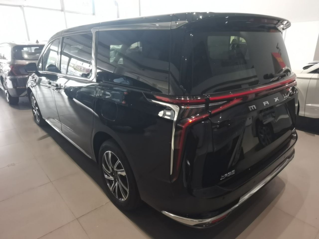 MAXUS G90 2022 2.0T 7-Seater photo 4