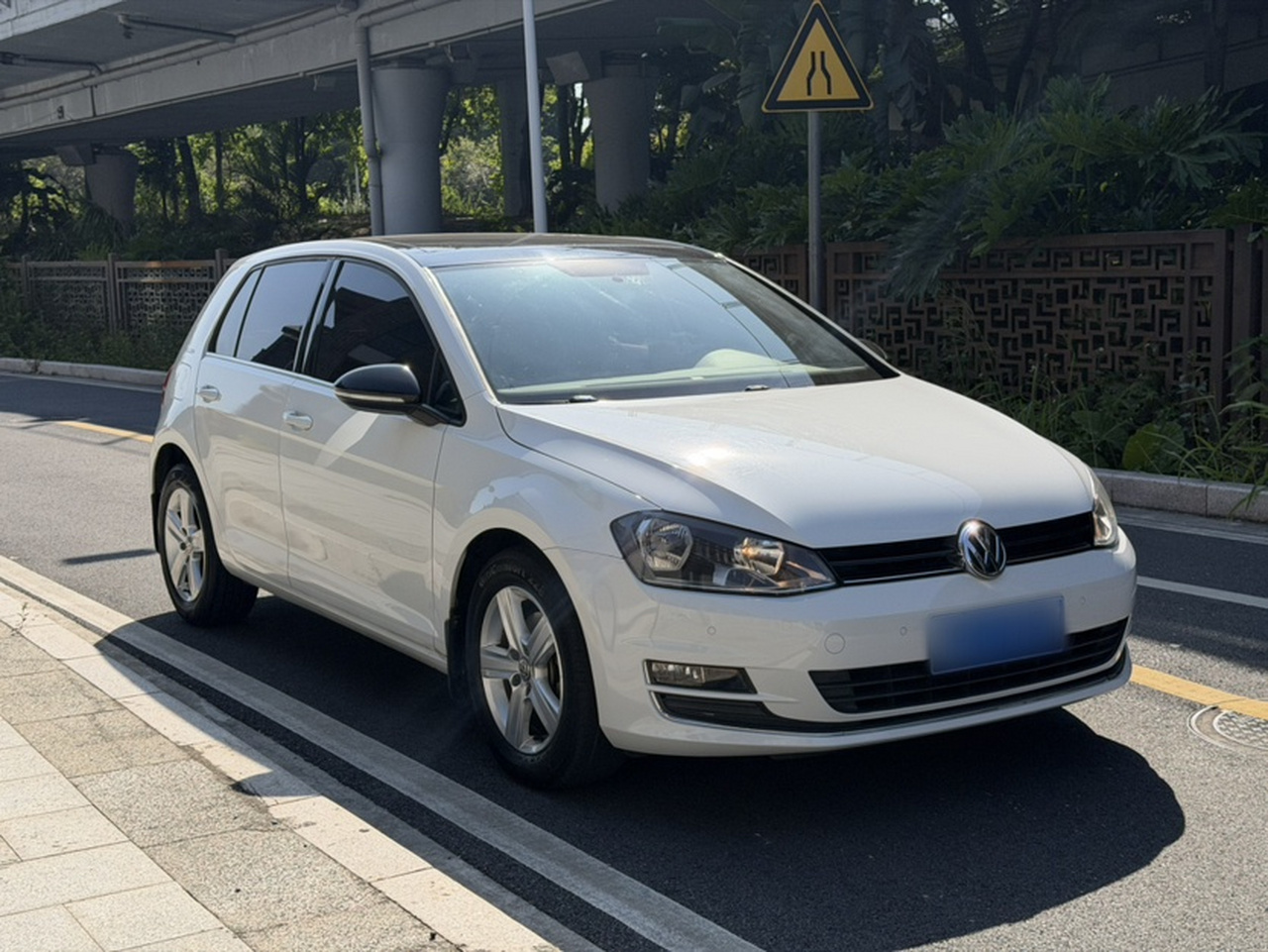 Golf 2017 230TSI AT Comfort Anniversary Edition photo 3