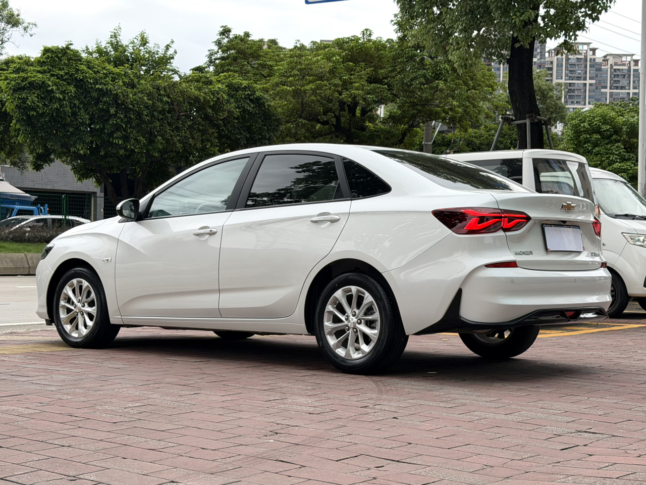 Cruze 2024 1.5L DCT Enjoy photo 3