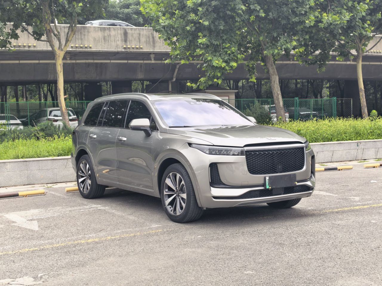 Li Auto ONE 2020 EREV 6-Seater photo 3