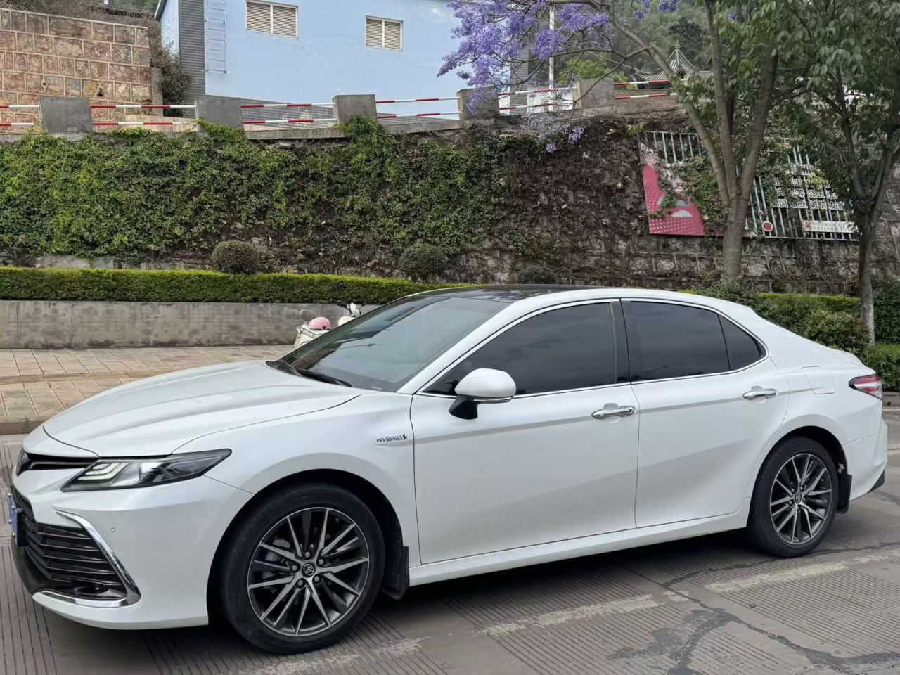Camry 2021 Hybrid 2.5HG Luxury photo 3