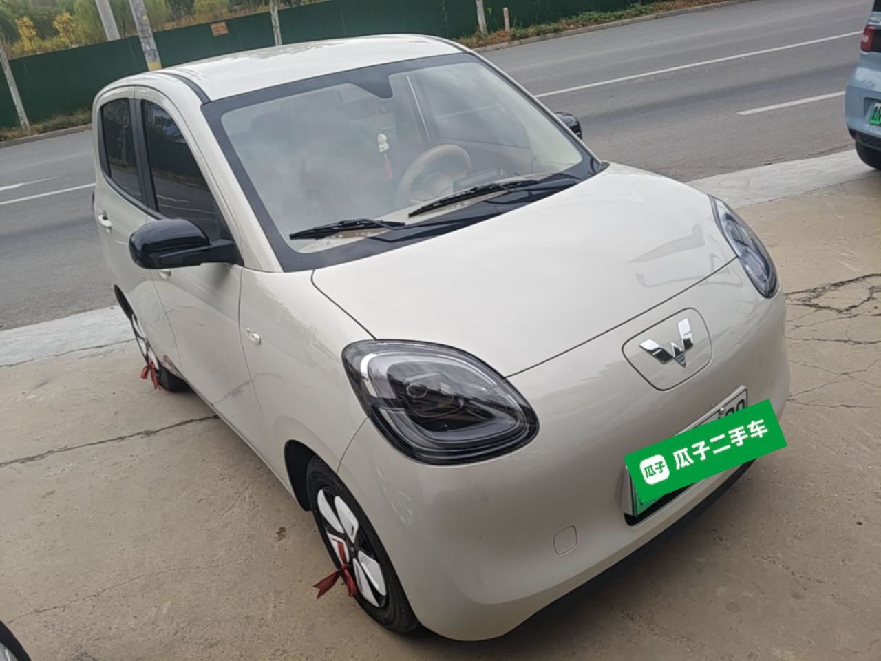 Hongguang MINIEV 2025 4th Gen 4-Door Advanced photo 3