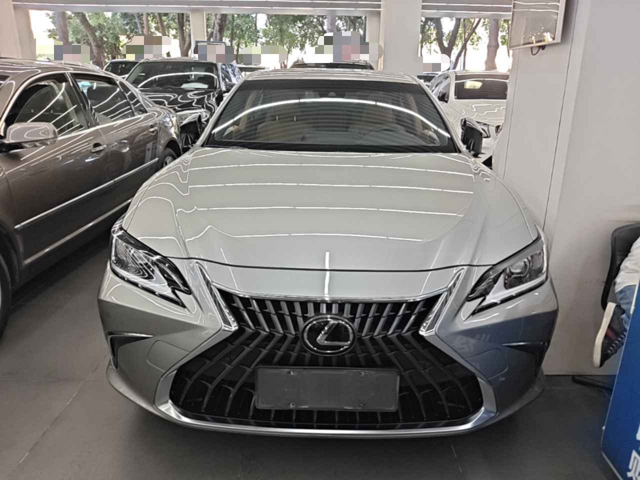 ES 2021 200 Luxury photo 2